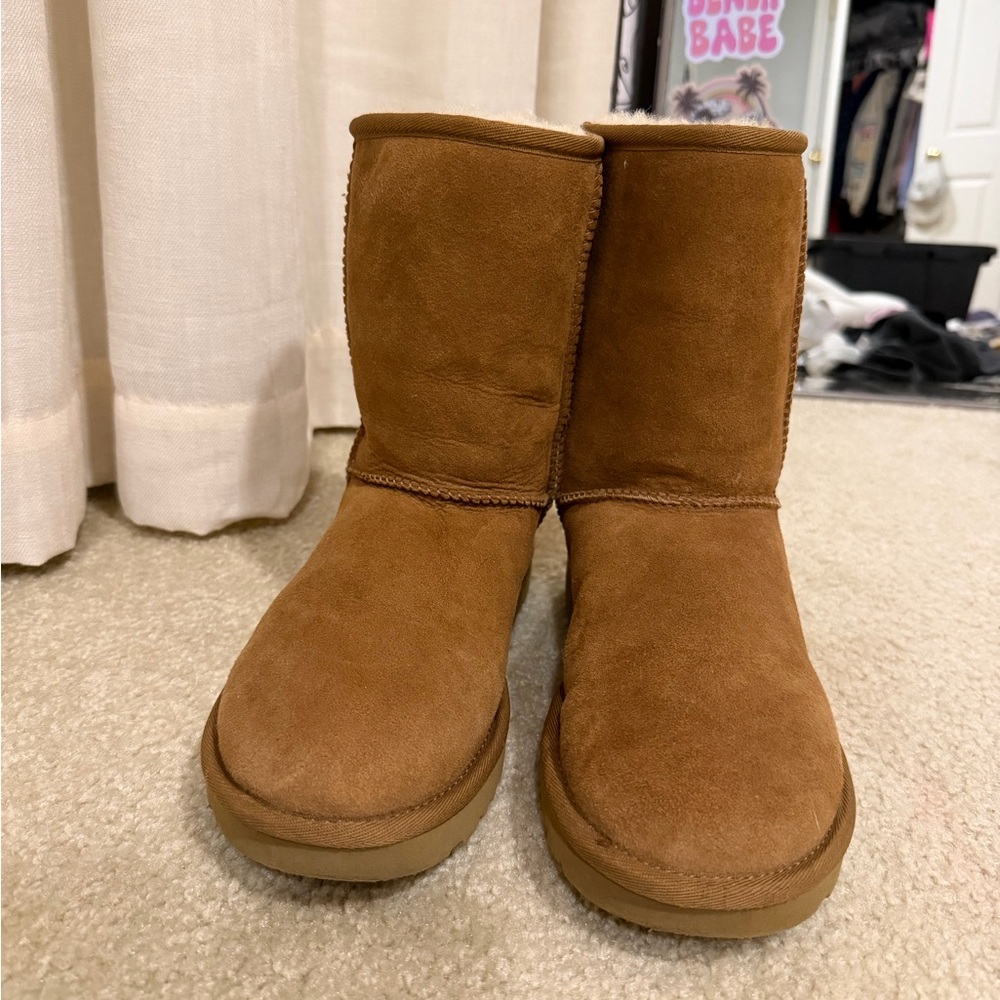 Ugg Women's Classic Short ll